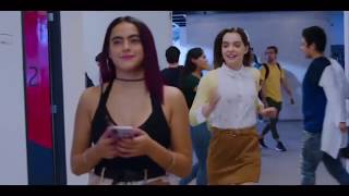 CONTROL Z  quotAGRADECE QUE ESTOY SIENDO AMABLE PNCHE NACAquot  Natalia y Rosita CLIP NETFLIX [upl. by Anaela]