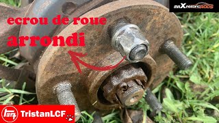 comment enlever un ecrou de roue arrondi [upl. by Thayer]