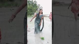 Main To chalungi Aise Matak kar YouTube short video funny dance [upl. by Deehan]