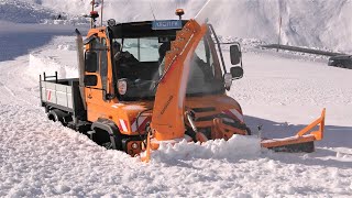 Mercedes Unimog U 427  Plowing Snow Do you like to Plow [upl. by Retxab691]