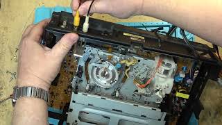 Free VCR from Facebook Lets Fix This Goldstar RT403 [upl. by Lexy964]