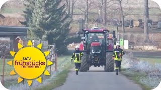 Feuerwehreinsatz zu Fuß Kein Geld für neuen Feuerwehrwagen  SAT1 Frühstücksfernsehen  TV [upl. by Lyssa]