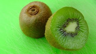 How to eat a Kiwi Fruit [upl. by Alyled]