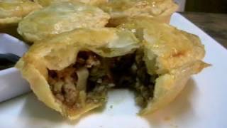 HOW TO MAKE MINI MEAT PIES [upl. by Win]