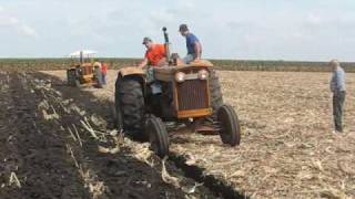 3 MINNEAPOLIS MOLINE TRACTORS PLOWING sept 09 [upl. by Cora392]