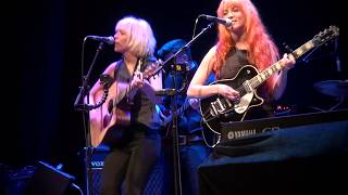 Thats All Right Mama  MonaLisa Twins Elvis Cover live [upl. by Evonne467]