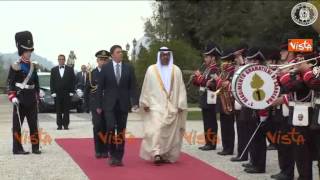 RENZI RICEVE LO SCEICCO DEGLI EMIRATI ARABI IMMAGINI 211014 [upl. by Erbes218]