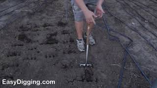 Garden Fork  How To Use a Spading Fork [upl. by Ezechiel181]