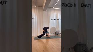 요가동작 맞습니다😅 만달라아사나 요가요가수련요가강사yogayogainspiration yogapractice mandalasana [upl. by Oirazan999]