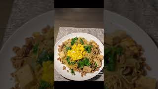 Krapow Yakisoba with Omsom cooking sauce 【♬Rons Week】 [upl. by Aduh]