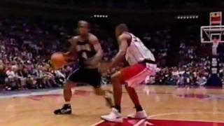 Corliss Williamson Posterizes Harrington [upl. by Eerot]