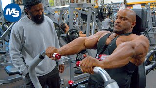 Chest Workout  Charles Glass Trains Errol Moore at The Mecca [upl. by Lede]