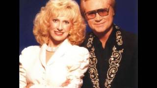 George Jones and Tammy Wynette Theyre Playing Our Song [upl. by Ntsyrk]