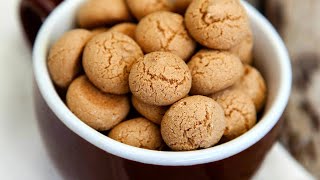 Traditional Italian Amaretti Biscuit Recipe [upl. by Huff]