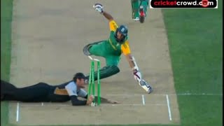 Top 10 Run Outs in Cricket History [upl. by Nahrut]