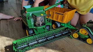 Bruder Kombajn John Deere T670I Unboxing Nowy nabytek na farmie new brand on farm [upl. by Noxas691]