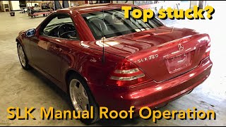 Mercedes SLK Manual Top  Roof Closing 19982004 R170 [upl. by Nathalia]