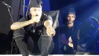 Nicky Jam improvisa con nombres de Fans 1 280617 El Santo Mendoza [upl. by Enilesor107]