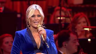 Helene Fischer  Santa Claus Is Coming To Town Live aus der Hofburg Wien  2015 [upl. by Roy734]