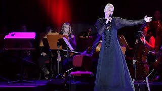 MARIZA  Barco Negro Official Live Video [upl. by Ardeha106]