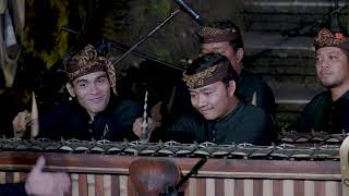 Live Tabuh Kreasi Bebarongan quotSandaran Lelangitquot  Gamelan Yuganada [upl. by Nilhtac497]