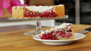 lecker einfach schnell Baiserkuchen mit Johannisbeeren  ein Traumkuchen  Sallys Welt [upl. by Gregorio]