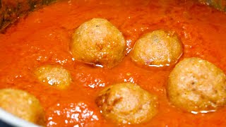 How Traditional Italian Meatballs in Tomato Sauce are Made  Claudia Romeo [upl. by Lonna]