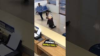 A 70yearold woman repeatedly bowed in gratitude at the police station [upl. by Ahtnahc]