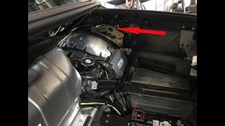 Mercedes SL500 R230 right trunk lid lock hydraulic cylinder removal [upl. by Barny940]