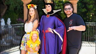 It’s A Spooky Halloween Day In Disneyland  Disneyland Vlog [upl. by Zinah]