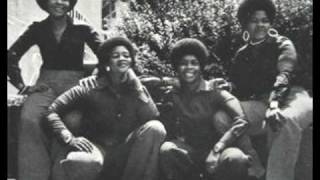 Mahotella Queens  Uyavutha Umlilo 1971 [upl. by Xever]