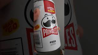 Pringles pizza flavor potatoe chips [upl. by Dahraf]