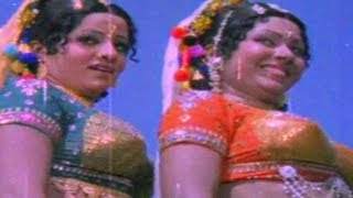 Vichitra Jeevitham Songs  Gummadamma Gummadi  ANR  Vanisree  Jayasudha [upl. by Yroc]