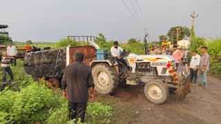 Eicher 368 recover 4 tones loaded trali in muddy patch Guru Nanak 985 combine harvesting soyabean 🌾🌿 [upl. by Bevon535]