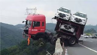 Camiones cayendose del puente 🛑 Terrible Compilación de Accidentes [upl. by Carrel]