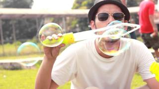 MALIQ amp DEssentials  Penasaran Official Music Video [upl. by Mutz]