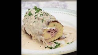 Cordon Bleu de pollo al horno con salsa de champiñones  Cocina Vital [upl. by Eadith]