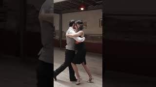 ¿Cómo se BAILA el TANGO ARGENTINO 🌹 SHORTS [upl. by Uriiah]