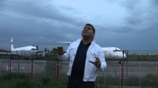 LIVIU PUSTIU  IAR SUNT LA AEROPORT  Official Video [upl. by Anahsal]