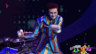 Drummers juggling act from China Comedy Festival on CCTV  Jongleur125 [upl. by Sherrie]