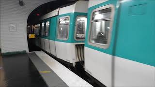 Paris Métro ligne 13  MF77 rénovés aux stations Miromesnil et Porte de SaintOuen [upl. by Bartram]