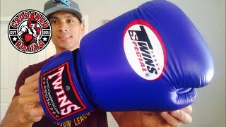 Twins Special BGVL3 Muay Thai Boxing Gloves REVIEW EXCELLENT GLOVE WITH A SNUG FIT [upl. by Laeria]