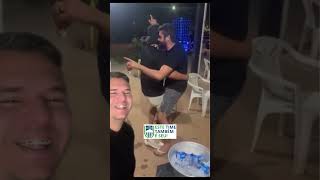 HENRIQUE E JULIANO DANÇAM EM BAR MISTERIOSO [upl. by Attiuqehs152]