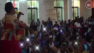 Neema Mwaipopo  Raha Jipe Mwenyewe Tukuza Live Performance [upl. by Sofie]