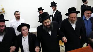 Aish Kodesh Chevra Dancing by Rav Tzvi Meyer [upl. by Ofella]