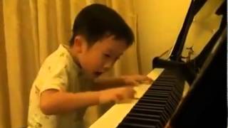 NIÑO CHINO TOCA EL PIANO Y FASCINA AL MUNDO [upl. by Rainah]