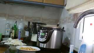 Garbanzos con bacalao en olla GM [upl. by Airdnat]