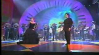 EL DESTINO ROCIO DURCAL A DUO CON JUAN GABRIEL EN PREMIO LO NUESTRO 1997 UNIVISIONmp4 [upl. by Zachar]