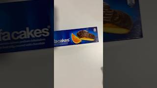 Jaffa cakes real weight jaffa cakes orange sweet chocolate funnyvideo funny food weight [upl. by Owain]