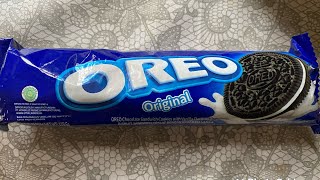 OREO ORIGINAL COOKIES REVIEW [upl. by Alleynad]